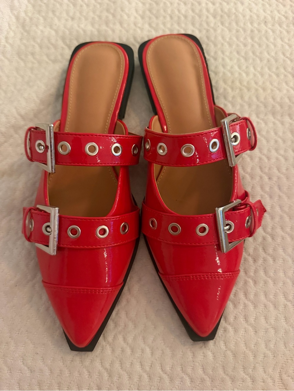 Source Unknown Red Pointed Buckle Slide Flats